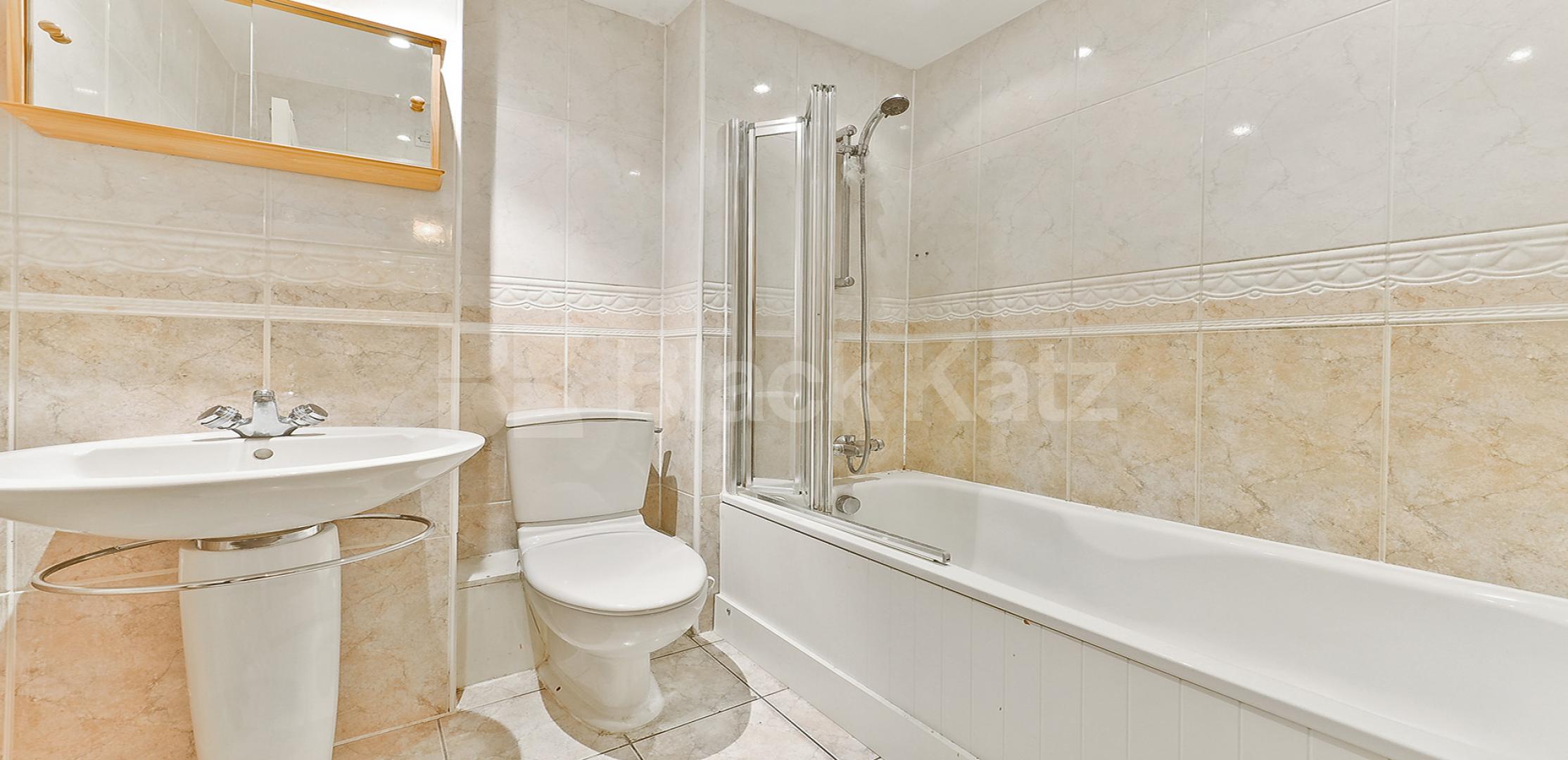 			LET, 2 Bedroom, 1 bath, 1 reception Apartment			 Portland Court Falmouth Road, Borough/London Bridge